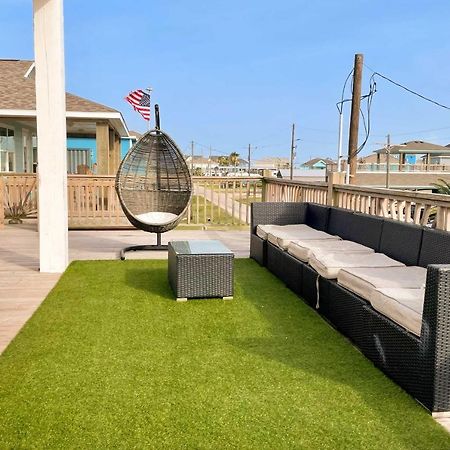 Chic Crystal Beach Escape With Deck - Walk To Beach! Bolivar Peninsula Екстер'єр фото